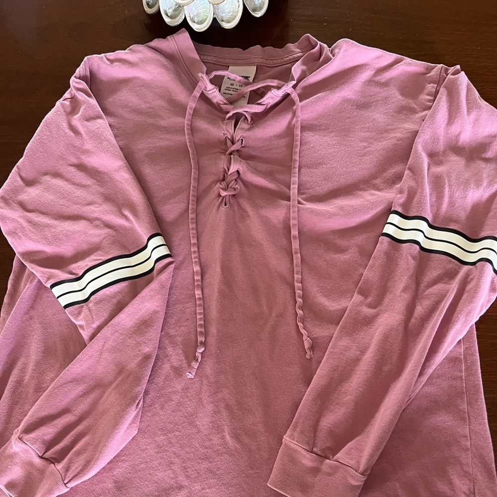 VS PINK top.